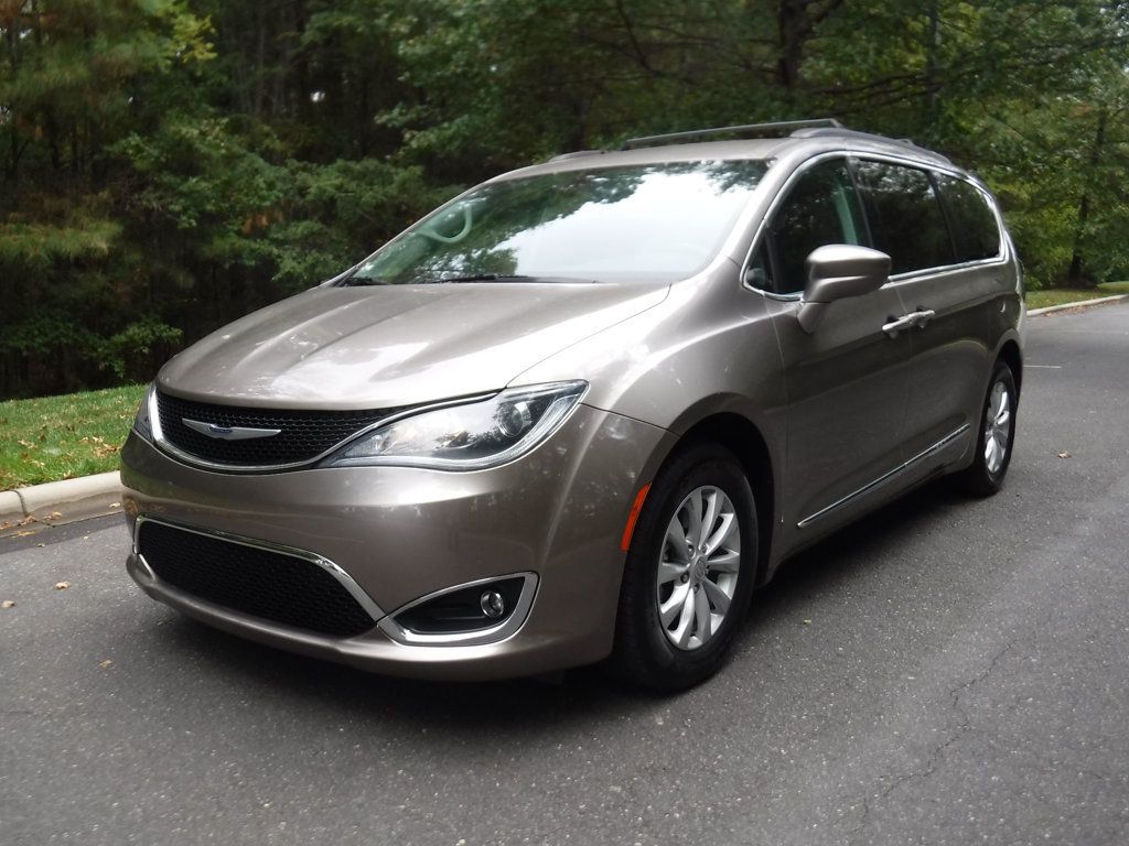 Chrysler Pacifica Touring L FWD