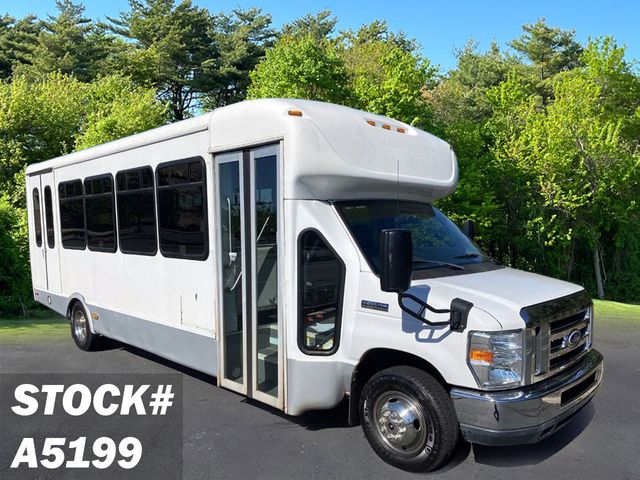 2015 Ford E-450 Luxury Wheelchair Shuttle Bus w/Lift