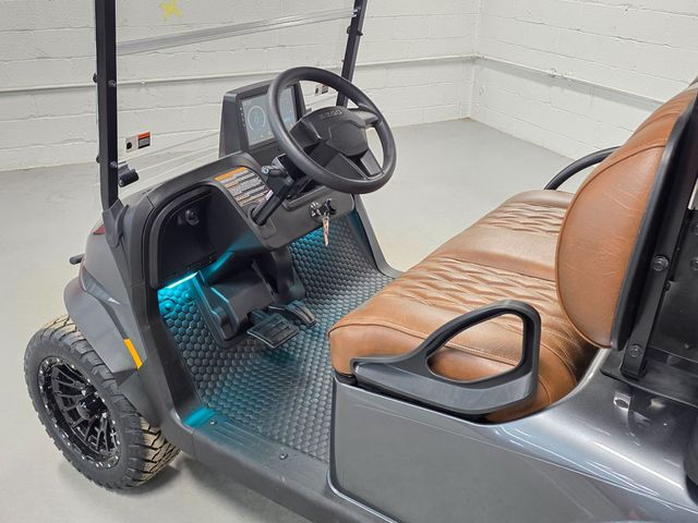 2026 E-Z-GO RXV 4 Summit XT Elite Lithium — photo 13