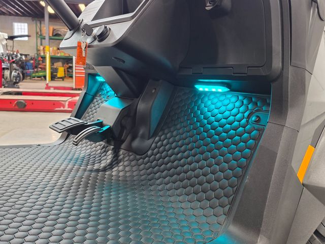 2026 E-Z-GO RXV 4 Summit XT Elite Lithium — photo 30
