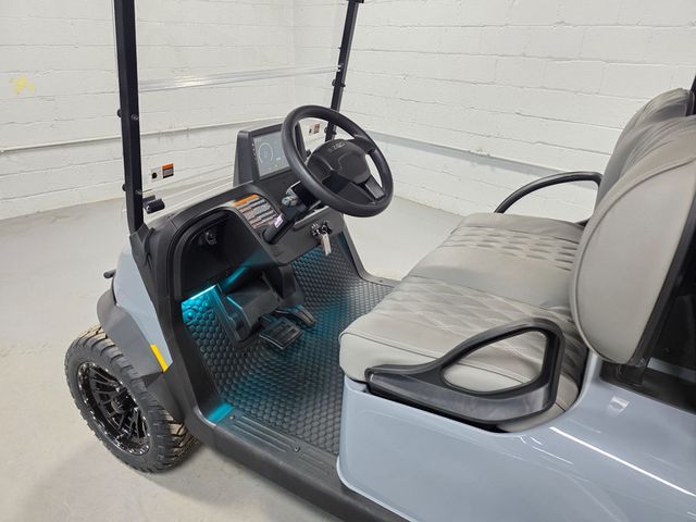 2026 E-Z-GO RXV 4 Summit XT Elite Lithium — photo 12