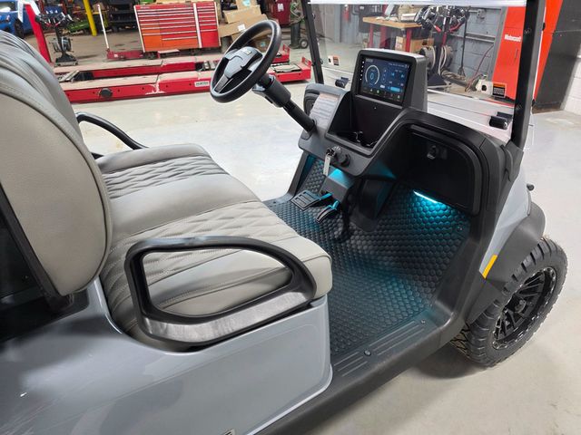 2026 E-Z-GO RXV 4 Summit XT Elite Lithium — photo 30