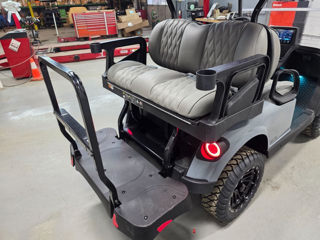 2026 E-Z-GO RXV 4 Summit XT Elite Lithium — photo 35