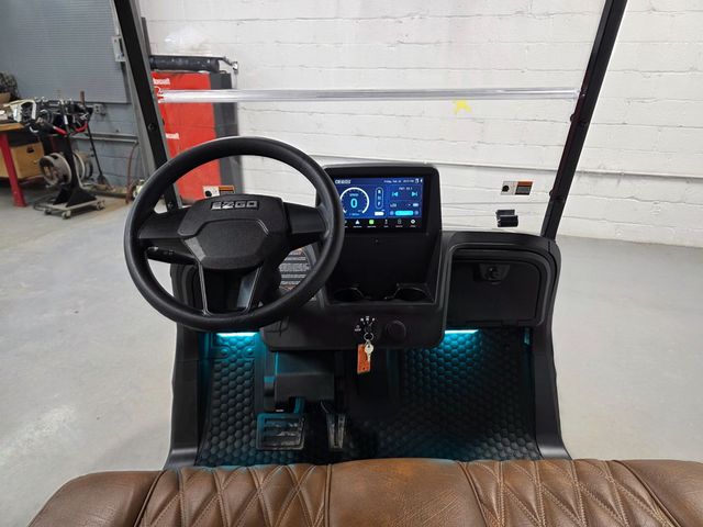 2026 E-Z-GO RXV 4 Summit XT Elite Lithium — photo 10