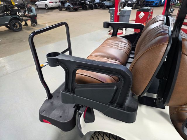 2026 E-Z-GO RXV 4 Summit XT Elite Lithium — photo 32