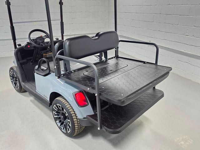 2020 E-Z-GO Freedom RXV Elite — photo 32