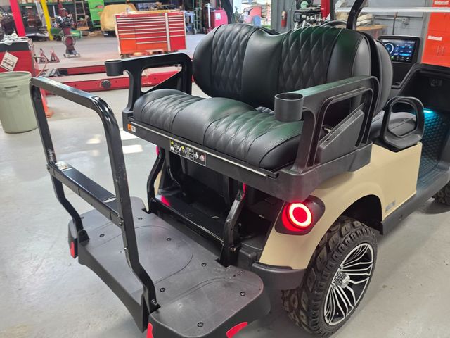 2026 E-Z-GO RXV 4 Summit XT Elite Lithium — photo 32