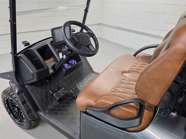 2027 E-Z-GO Express 4 Summit XTL 13.5-hp Gas — photo 10