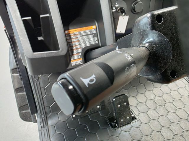 2027 E-Z-GO Express 4 Summit XTL 13.5-hp Gas — photo 13