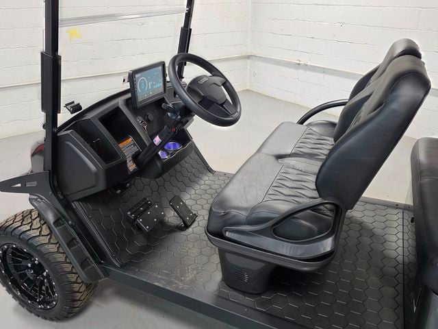 2027 E-Z-GO Express 6 Summit XTL ELiTE Lithium — photo 11