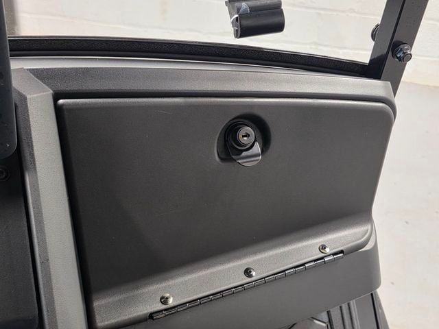 2027 E-Z-GO Express 6 Summit XTL ELiTE Lithium — photo 21