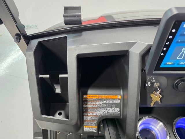 2027 E-Z-GO Express 6 Summit XTL ELiTE Lithium — photo 22