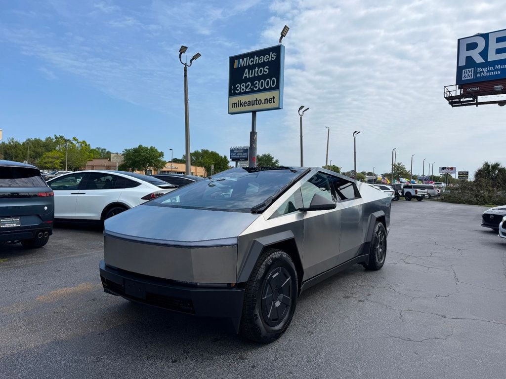 2025 Tesla Cybertruck Crew Cab AWD