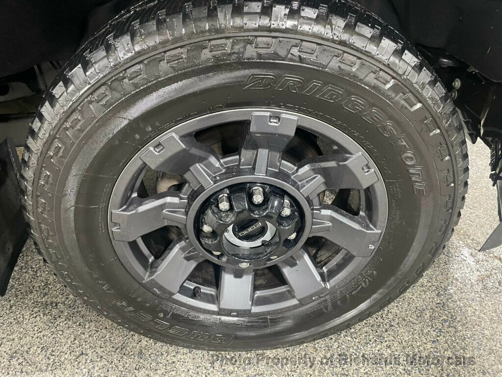 2023 Ford Super Duty F-250 SRW LARIAT 4WD Crew Cab 6.75' Box - Agate Black Metallic exterior view 11