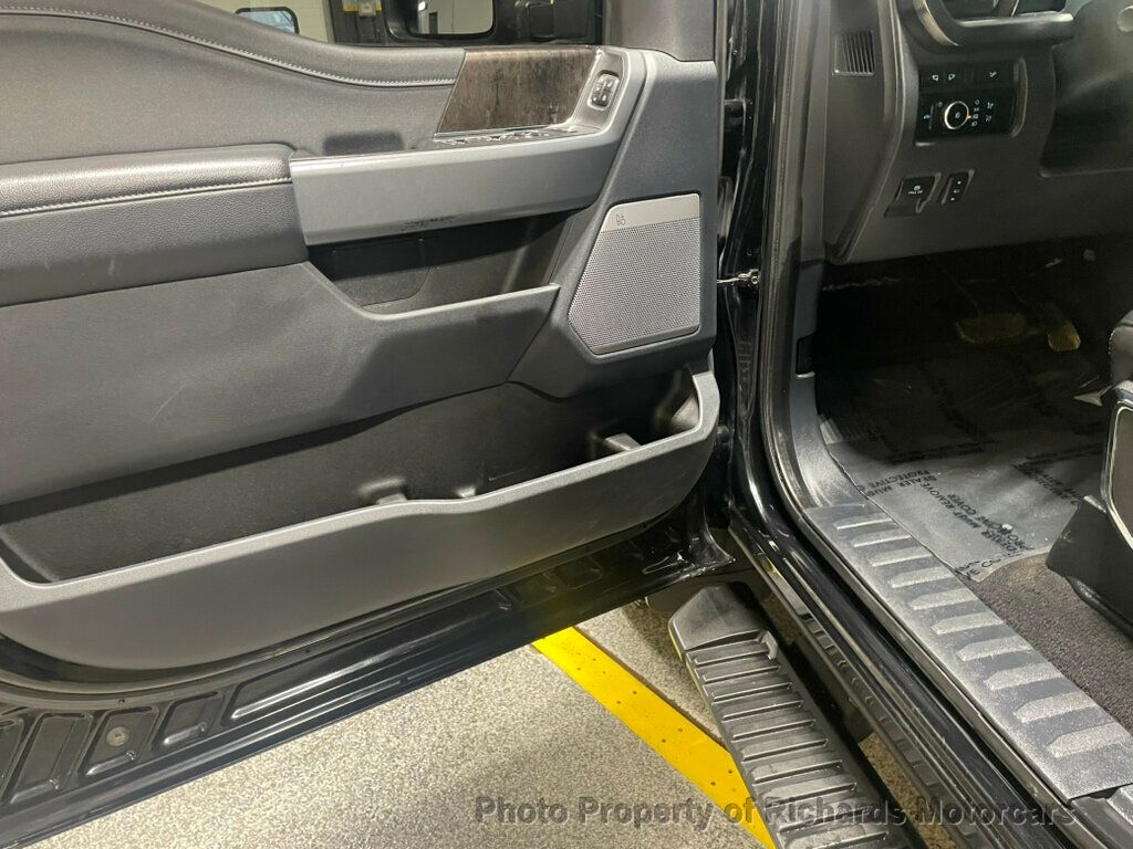 2023 Ford Super Duty F-250 SRW LARIAT 4WD Crew Cab 6.75' Box - Agate Black Metallic exterior view 12