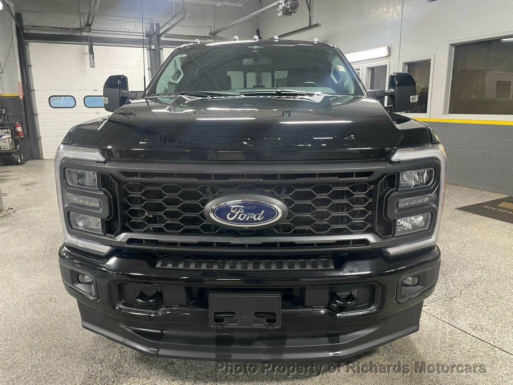 2023 Ford Super Duty F-250 SRW LARIAT 4WD Crew Cab 6.75' Box - Agate Black Metallic exterior view 3