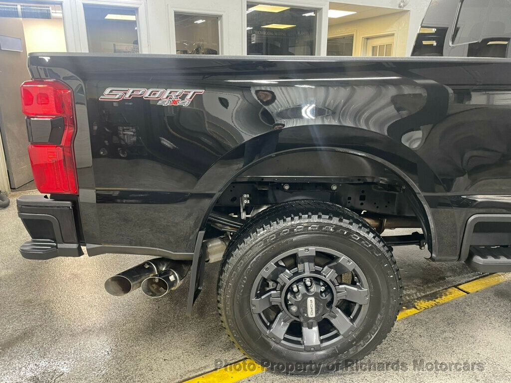 2023 Ford Super Duty F-250 SRW LARIAT 4WD Crew Cab 6.75' Box - Agate Black Metallic exterior view 7