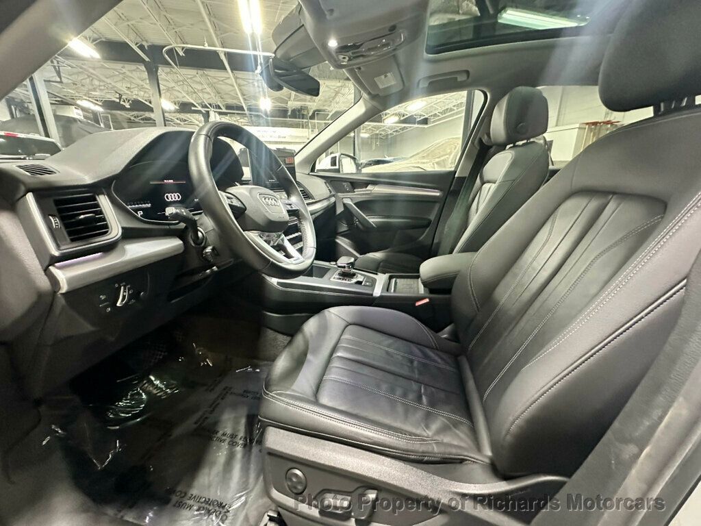 2023 Audi Q5 S line Premium Plus 45 TFSI quattro - Glacier White Metallic exterior view 12