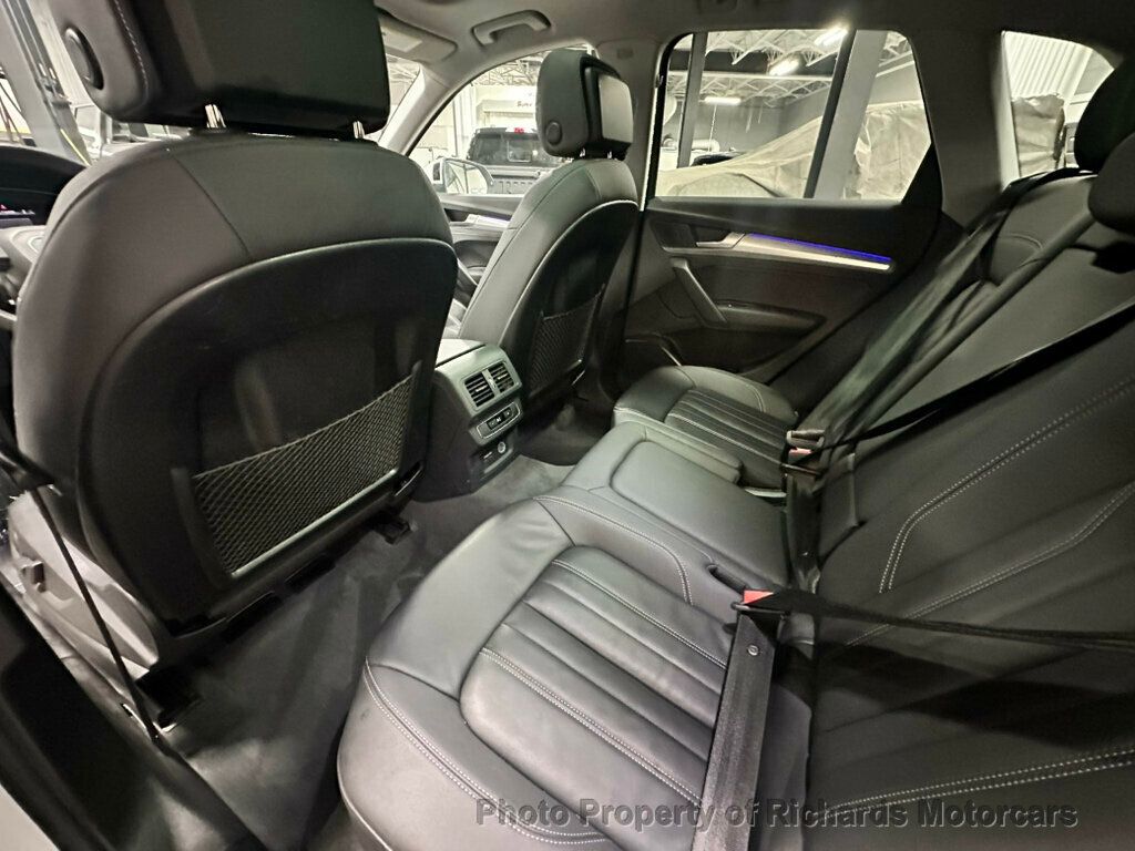 2023 Audi Q5 S line Premium Plus 45 TFSI quattro - Glacier White Metallic exterior view 16