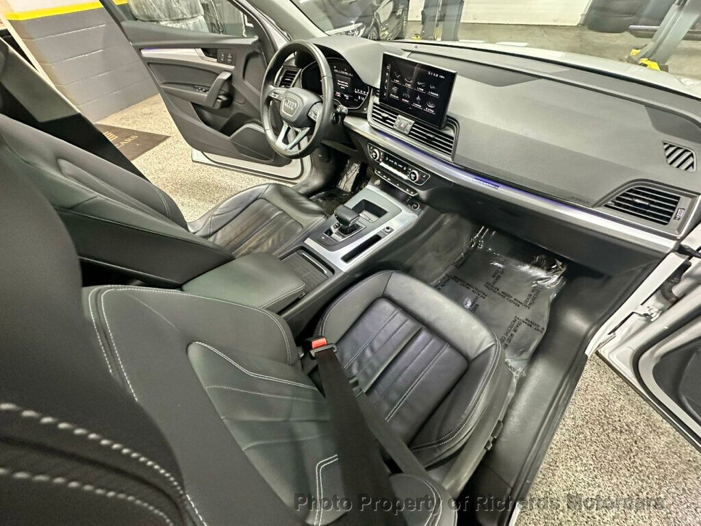 2023 Audi Q5 S line Premium Plus 45 TFSI quattro - Glacier White Metallic exterior view 20