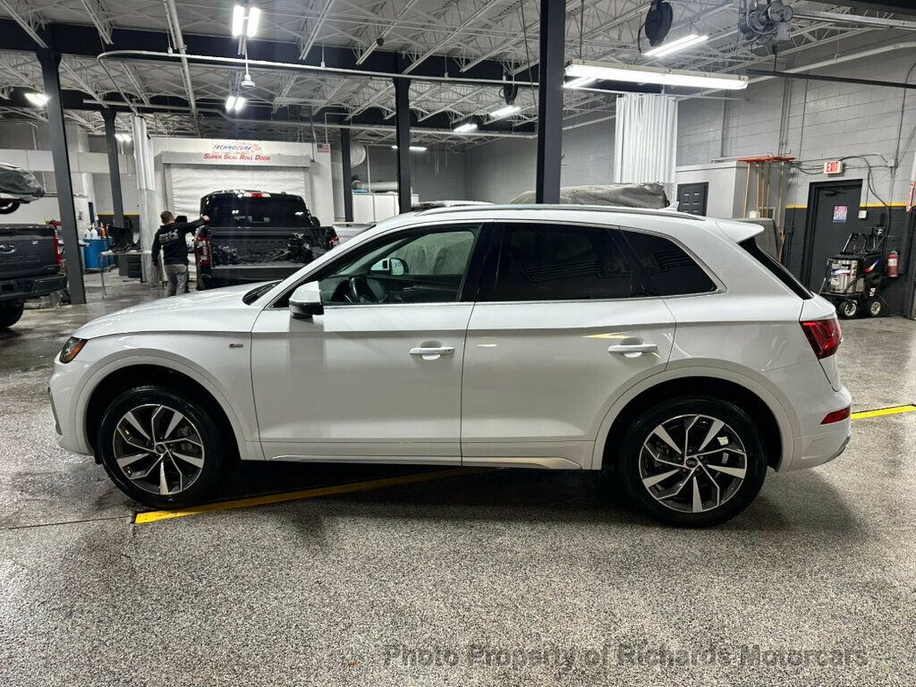 2023 Audi Q5 S line Premium Plus 45 TFSI quattro - Glacier White Metallic exterior view 6