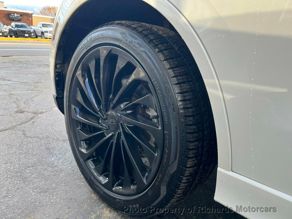 2021 Lincoln Aviator Reserve AWD - Pristine White exterior view 12