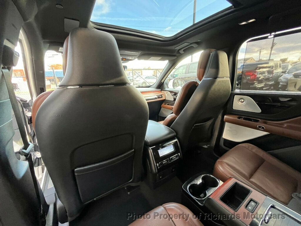 2021 Lincoln Aviator Reserve AWD - Pristine White exterior view 17