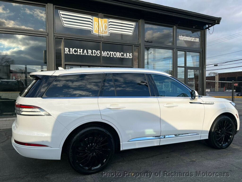 2021 Lincoln Aviator Reserve AWD - Pristine White exterior view 3
