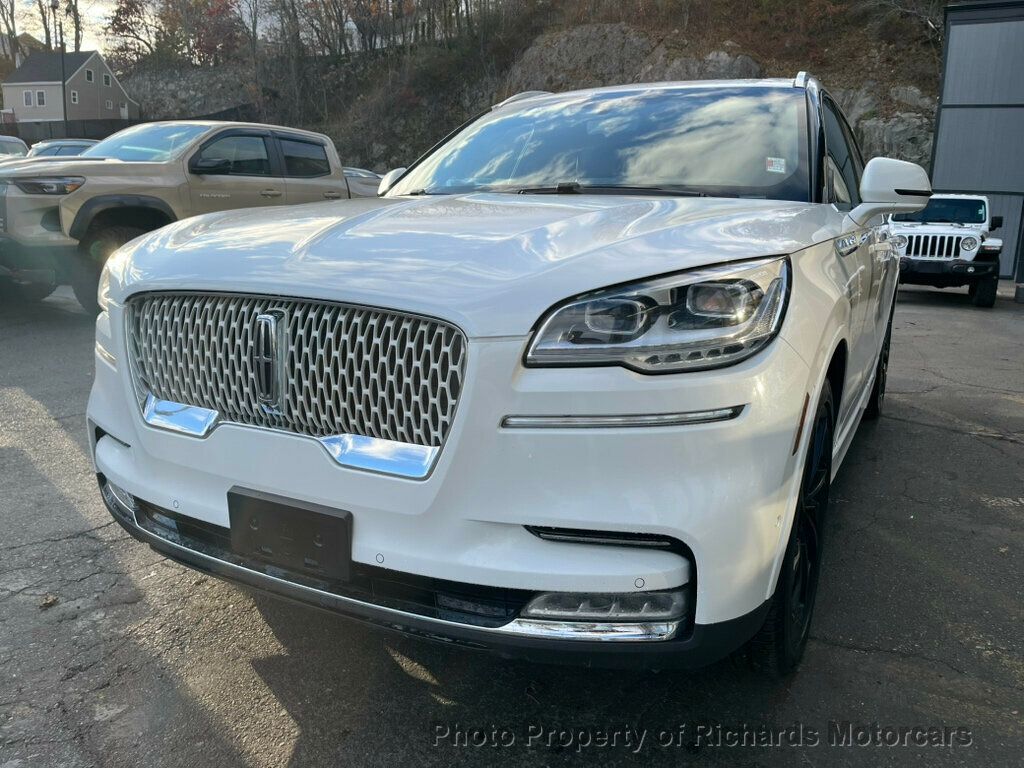 2021 Lincoln Aviator Reserve AWD - Pristine White exterior view 8