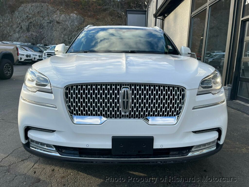 2021 Lincoln Aviator Reserve AWD - Pristine White exterior view 9
