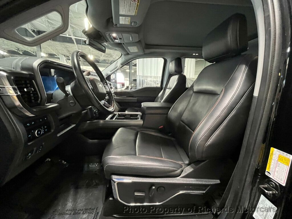2023 Ford Super Duty F-350 SRW LARIAT 4WD Crew Cab 6.75' Box - Agate Black Metallic exterior view 17