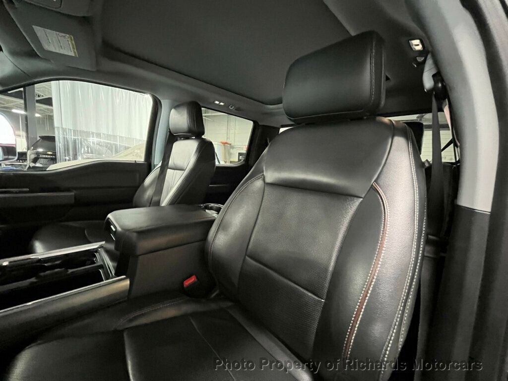 2023 Ford Super Duty F-350 SRW LARIAT 4WD Crew Cab 6.75' Box - Agate Black Metallic exterior view 18