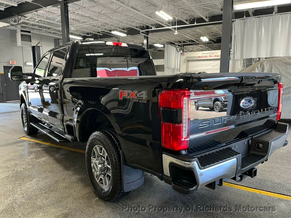 2023 Ford Super Duty F-350 SRW LARIAT 4WD Crew Cab 6.75' Box - Agate Black Metallic exterior view 6