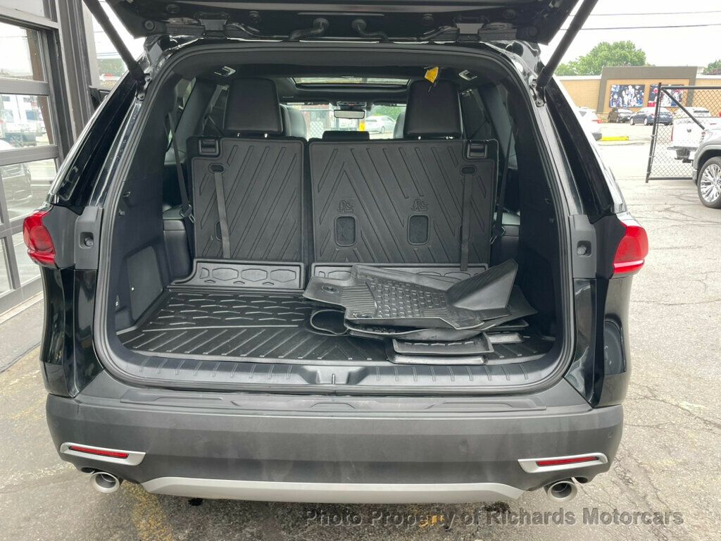 2024 Toyota Grand Highlander Platinum AWD - Midnight Black Metallic exterior view 14