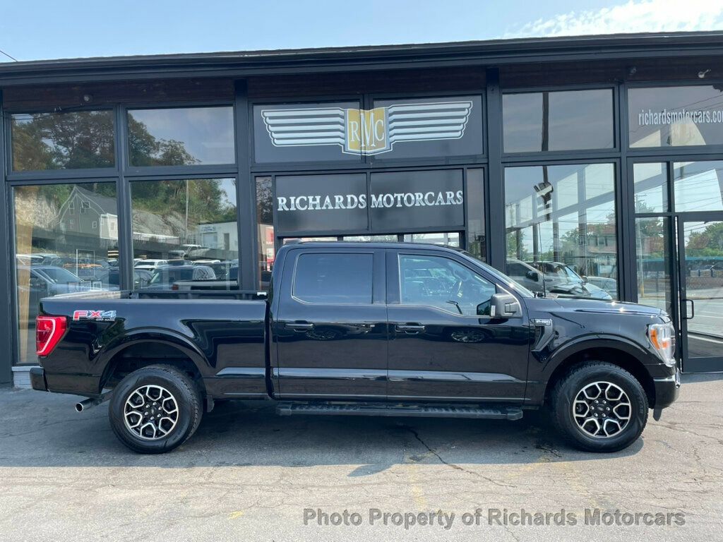 2022 Ford F-150 XLT 4WD SuperCrew 6.5' Box - Agate Black Metallic exterior view 2