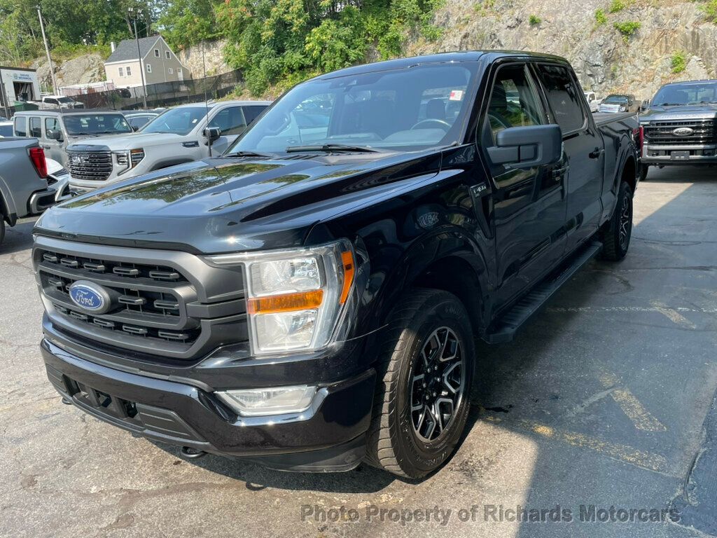 2022 Ford F-150 XLT 4WD SuperCrew 6.5' Box - Agate Black Metallic exterior view 5