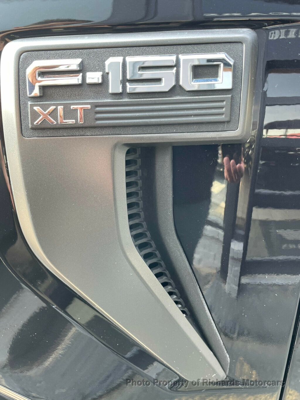 2022 Ford F-150 XLT 4WD SuperCrew 6.5' Box - Agate Black Metallic exterior view 9