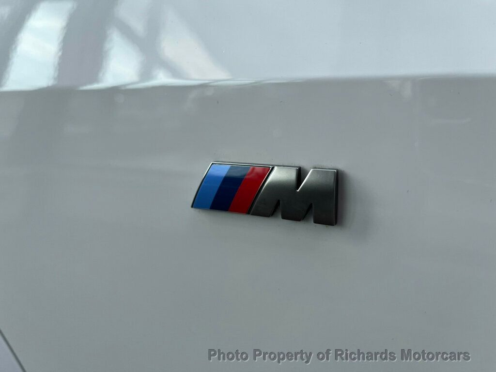 2022 BMW X5 M50i Sports Activity Vehicle - Alpine White exterior view 13