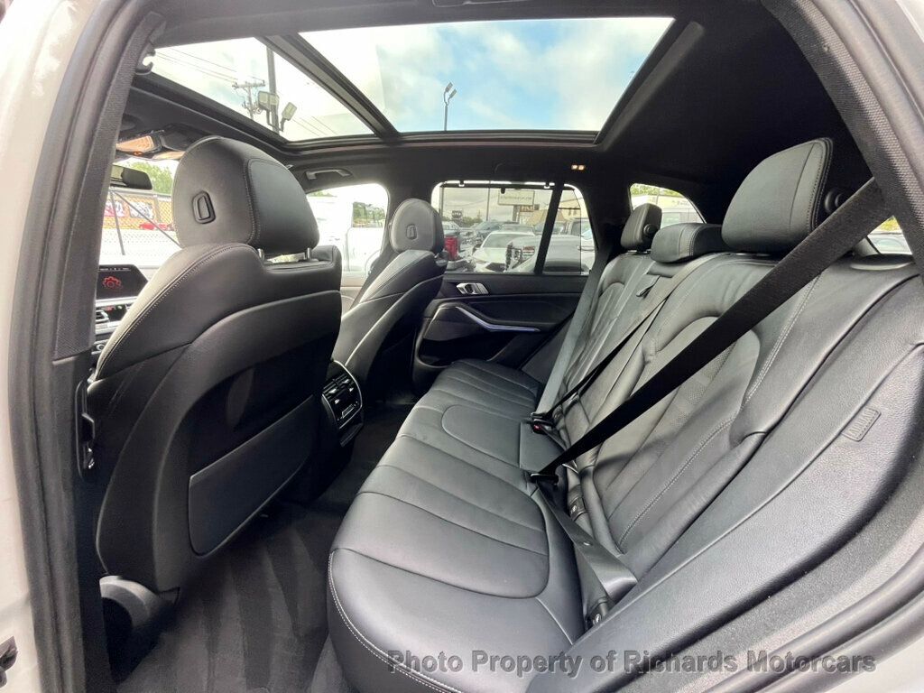 2022 BMW X5 M50i Sports Activity Vehicle - Alpine White exterior view 19