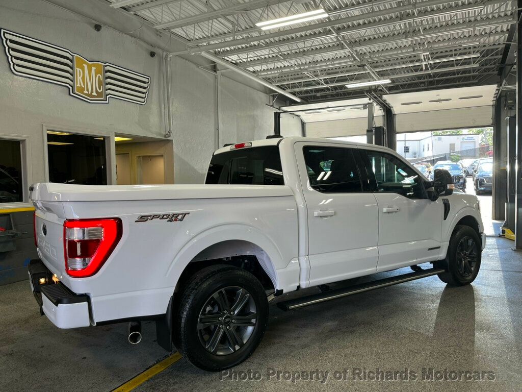 2023 Ford F-150 LARIAT 4WD SuperCrew 5.5' Box - Oxford White exterior view 3
