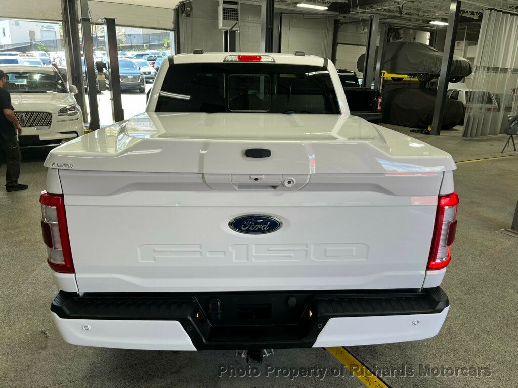 2023 Ford F-150 LARIAT 4WD SuperCrew 5.5' Box - Oxford White exterior view 6