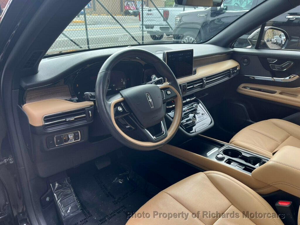 2021 Lincoln Corsair Reserve AWD - Infinite Black exterior view 12