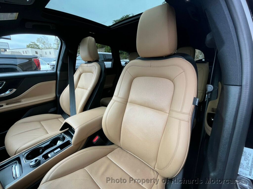 2021 Lincoln Corsair Reserve AWD - Infinite Black exterior view 14