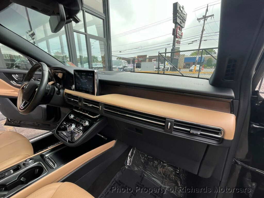 2021 Lincoln Corsair Reserve AWD - Infinite Black exterior view 19