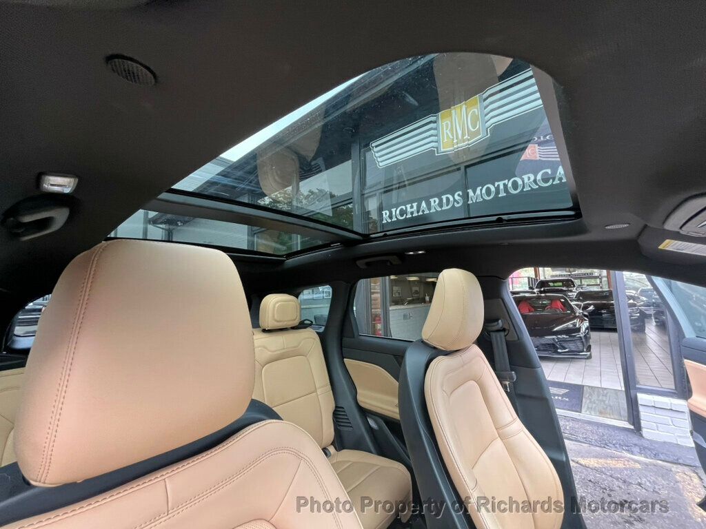 2021 Lincoln Corsair Reserve AWD - Infinite Black exterior view 20