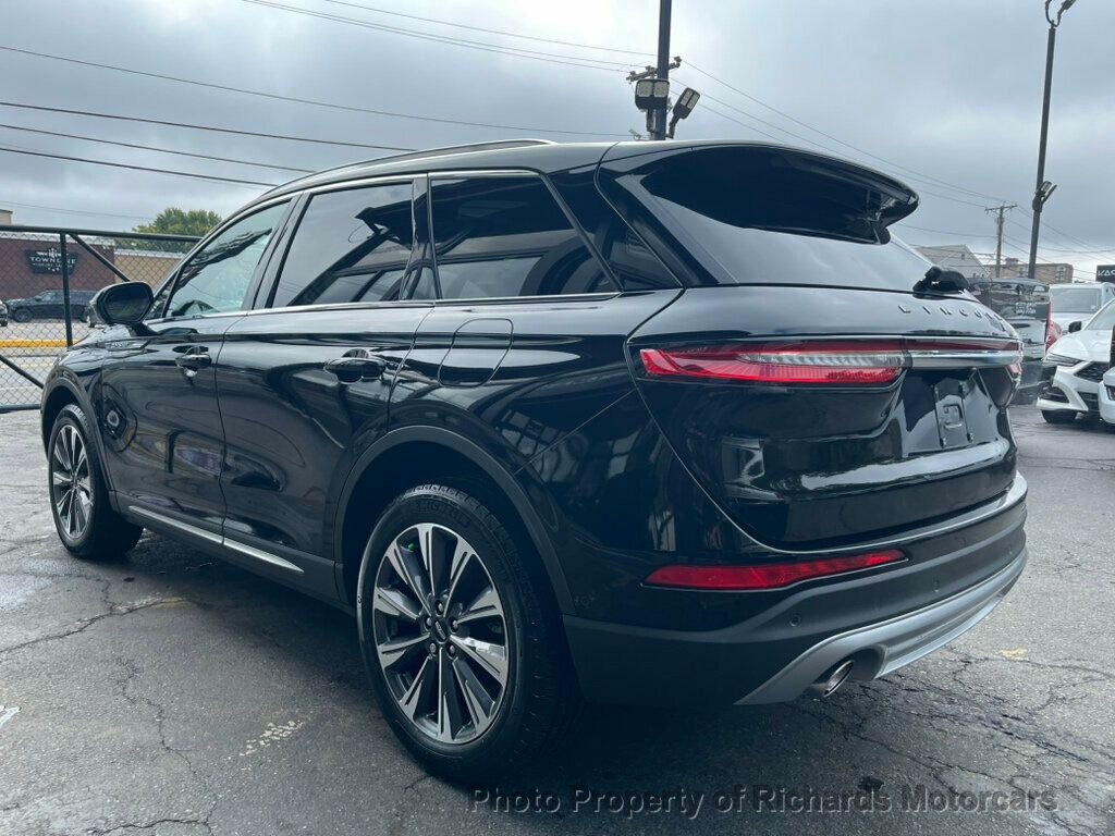 2021 Lincoln Corsair Reserve AWD - Infinite Black exterior view 6