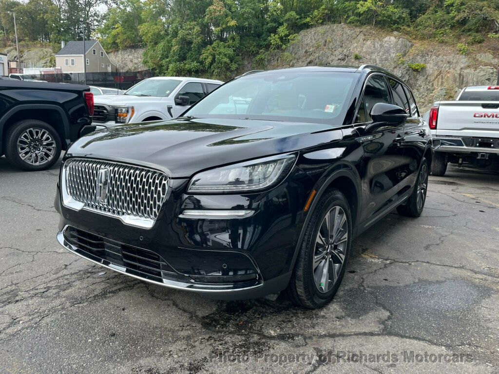 2021 Lincoln Corsair Reserve AWD - Infinite Black exterior view 8