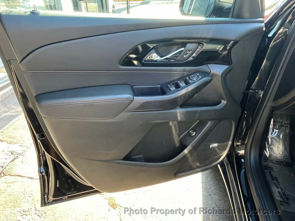 2024 Chevrolet Traverse Limited AWD 4dr RS - Mosaic Black Metallic exterior view 10