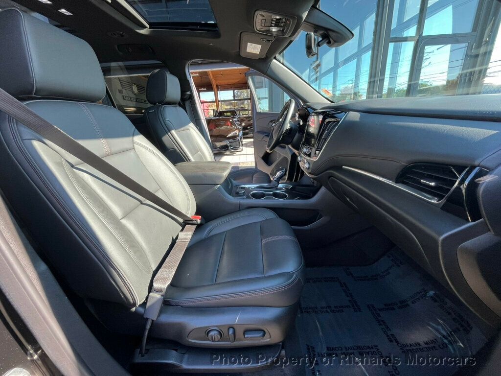 2024 Chevrolet Traverse Limited AWD 4dr RS - Mosaic Black Metallic exterior view 19