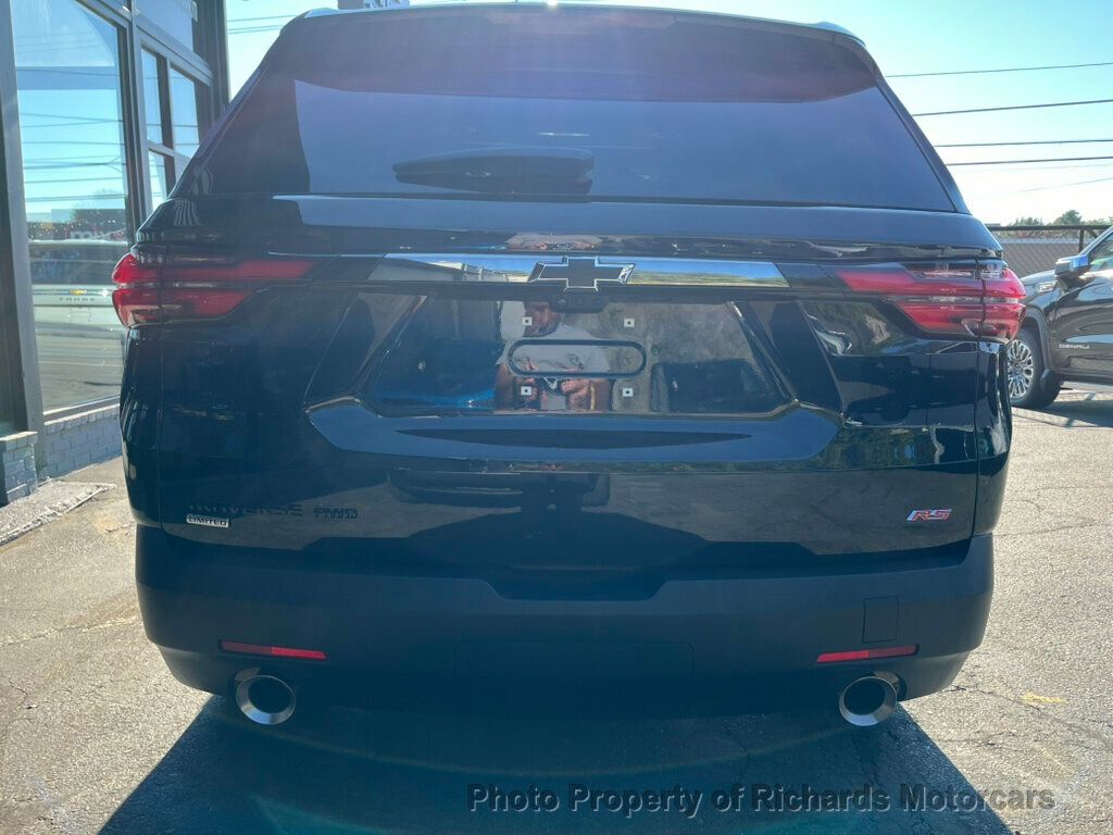 2024 Chevrolet Traverse Limited AWD 4dr RS - Mosaic Black Metallic exterior view 4